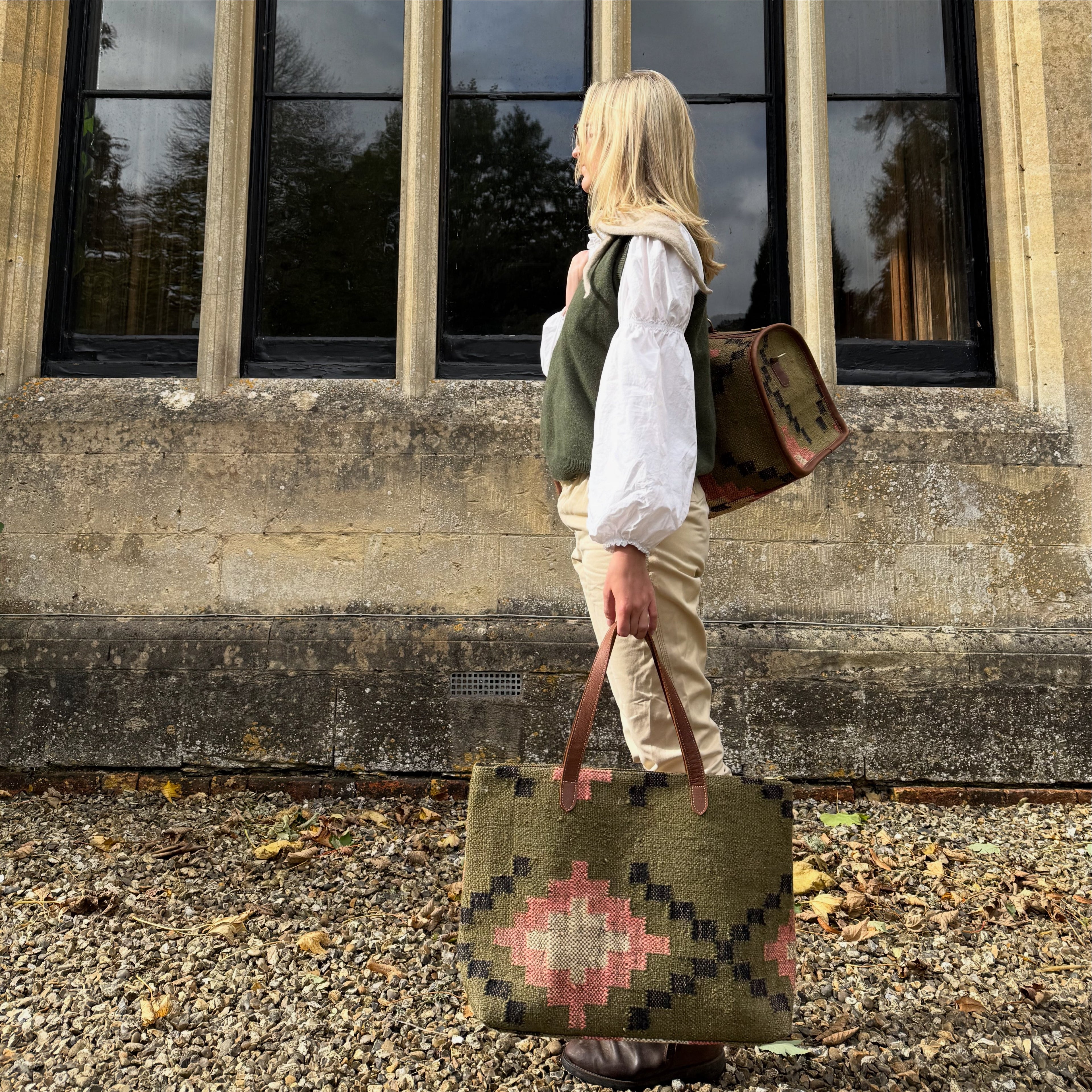 A GIFT GUIDE FOR THE LADIES IN YOUR LIFE...